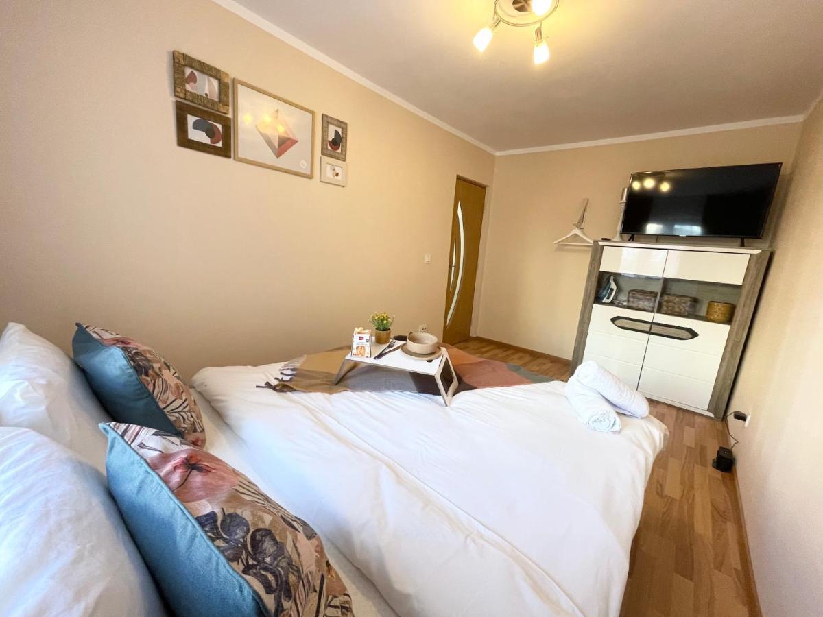 Hygge Place To Stay - Self Check In Nonstop 24H-Wifi Resita Exteriör bild