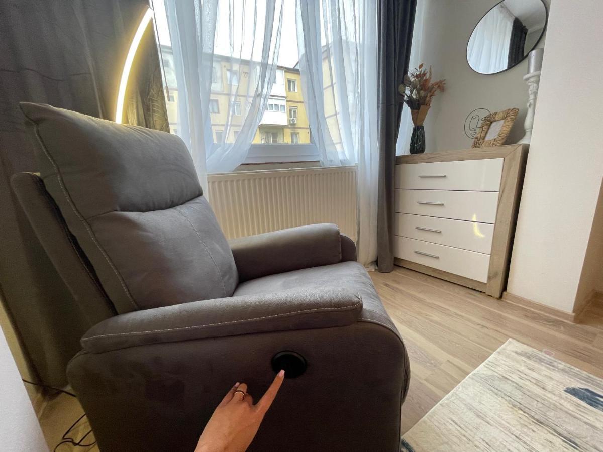Hygge Place To Stay - Self Check In Nonstop 24H-Wifi Resita Exteriör bild