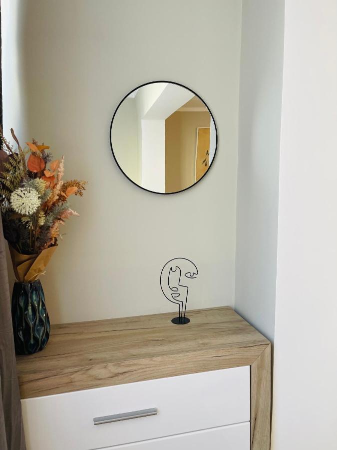 Hygge Place To Stay - Self Check In Nonstop 24H-Wifi Resita Exteriör bild